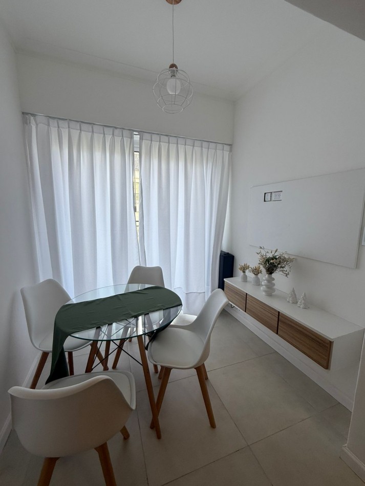 Venta departamento 1 ambiente con balcon a la calle en el centro