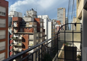 Venta departamento 1 ambiente con balcon a la calle en el centro