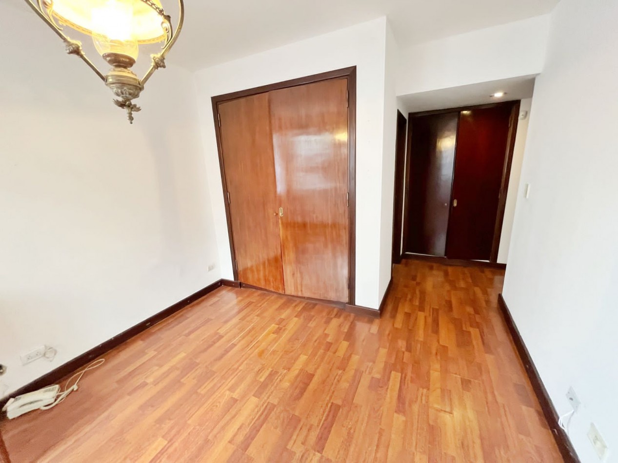 Venta de Piso exclusivo 3 ambientes en el centro