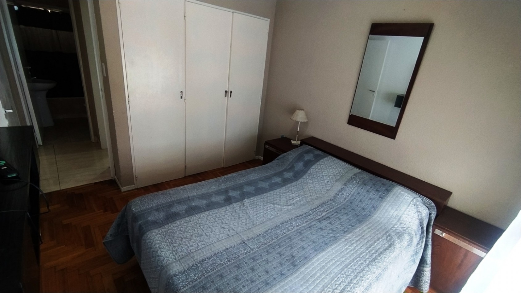 Venta departamento 2 ambientes con balcon y cochera en zona Plaza Colon 