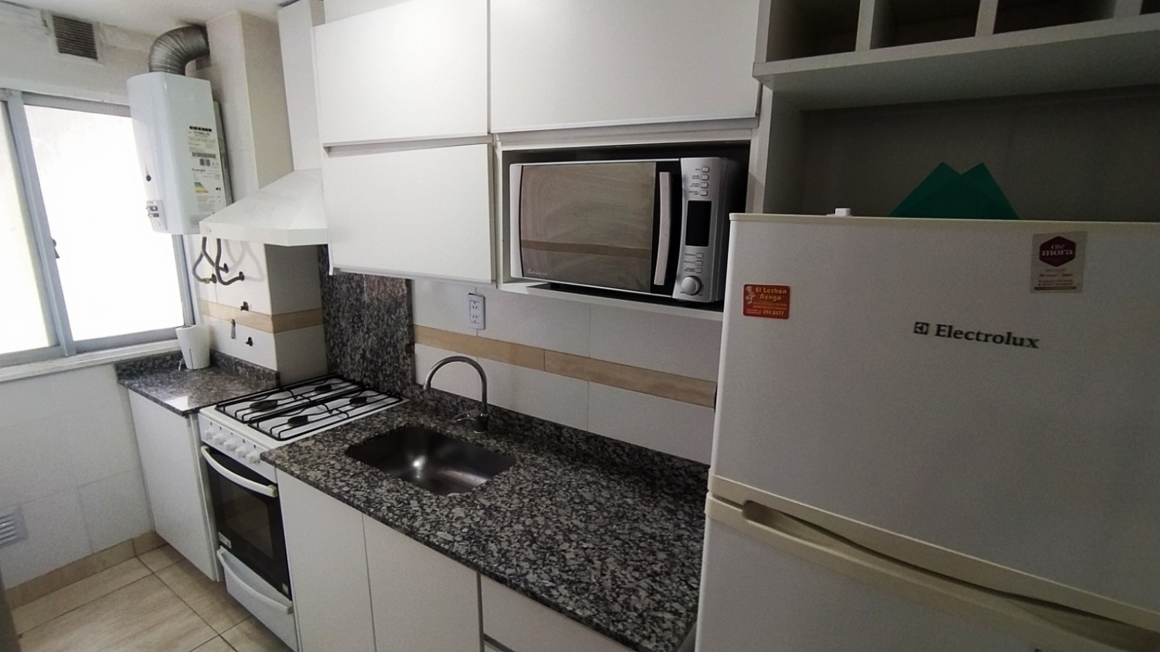 Venta departamento 2 ambientes con balcon y cochera en zona Plaza Colon 