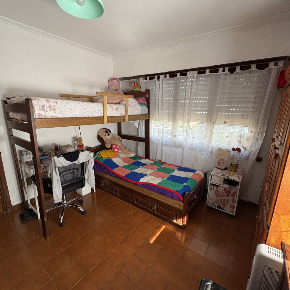Venta de casa 3 ambientes mas departamento en los Pinares