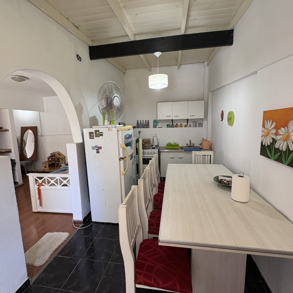 Venta de casa 3 ambientes mas departamento en los Pinares
