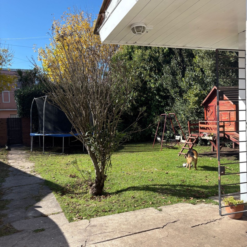 Venta de casa 3 ambientes mas departamento en los Pinares