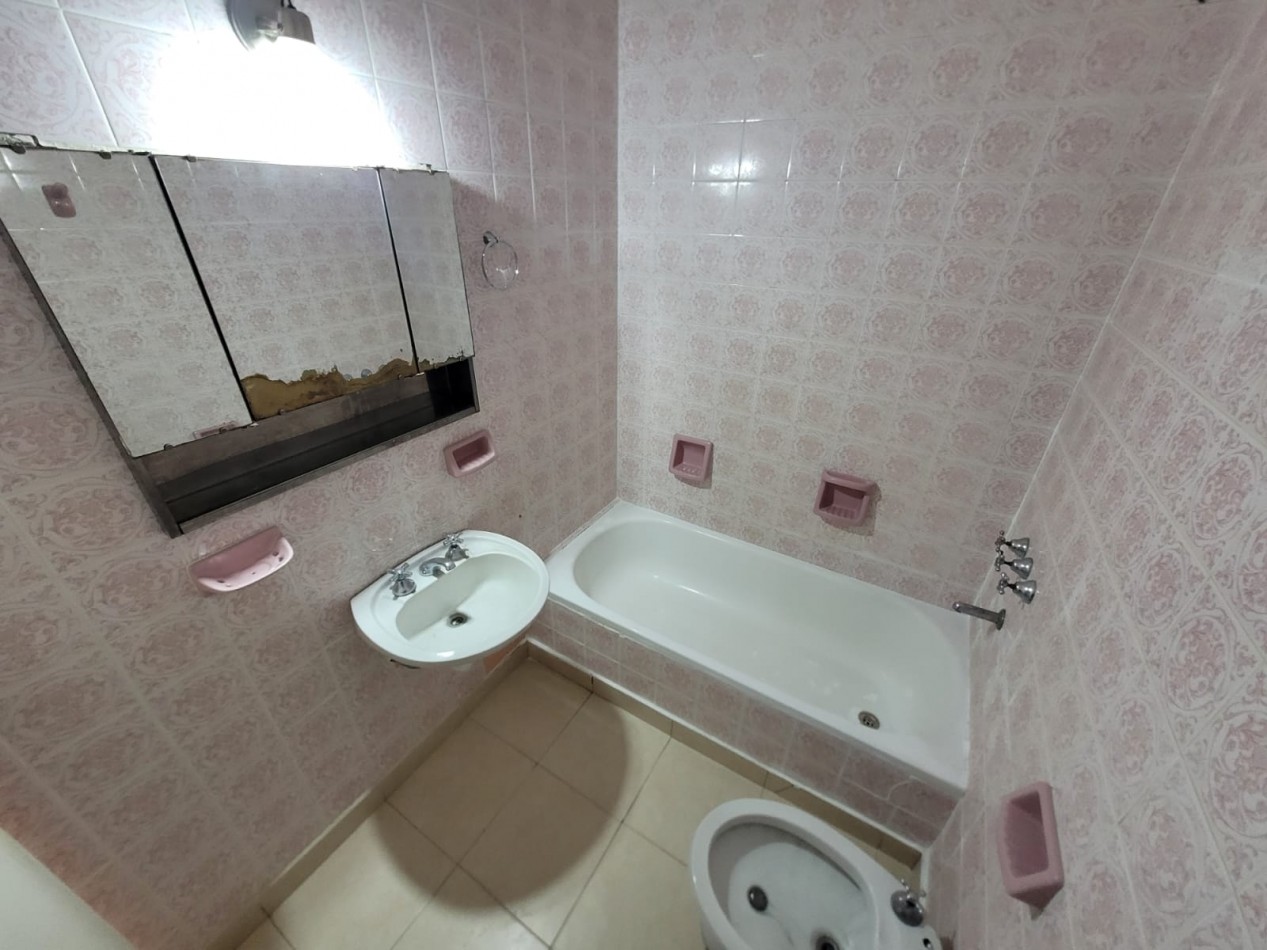 Venta departamento 2 ambientes con balcon a la calle 