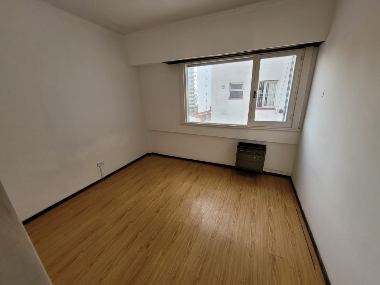 Venta departamento 2 ambientes con balcon a la calle 