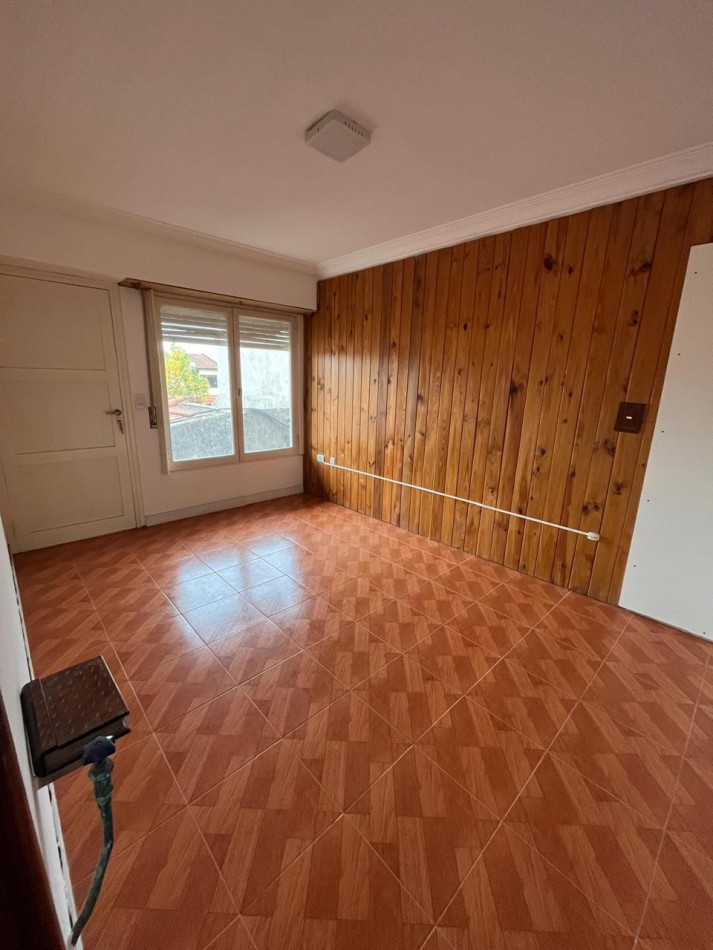 Venta chalet 4 ambientes con garage en barrio Sarmiento