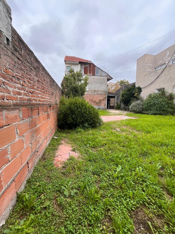 Venta chalet 4 ambientes con garage en barrio Sarmiento