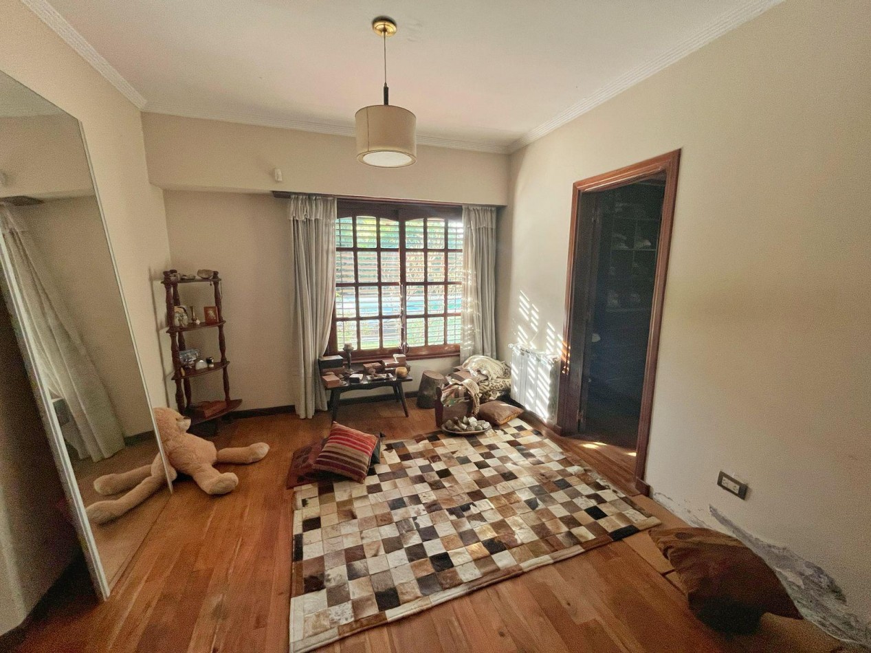 Venta chalet 6 ambientes sobre dos lotes en barrio el Grosellar