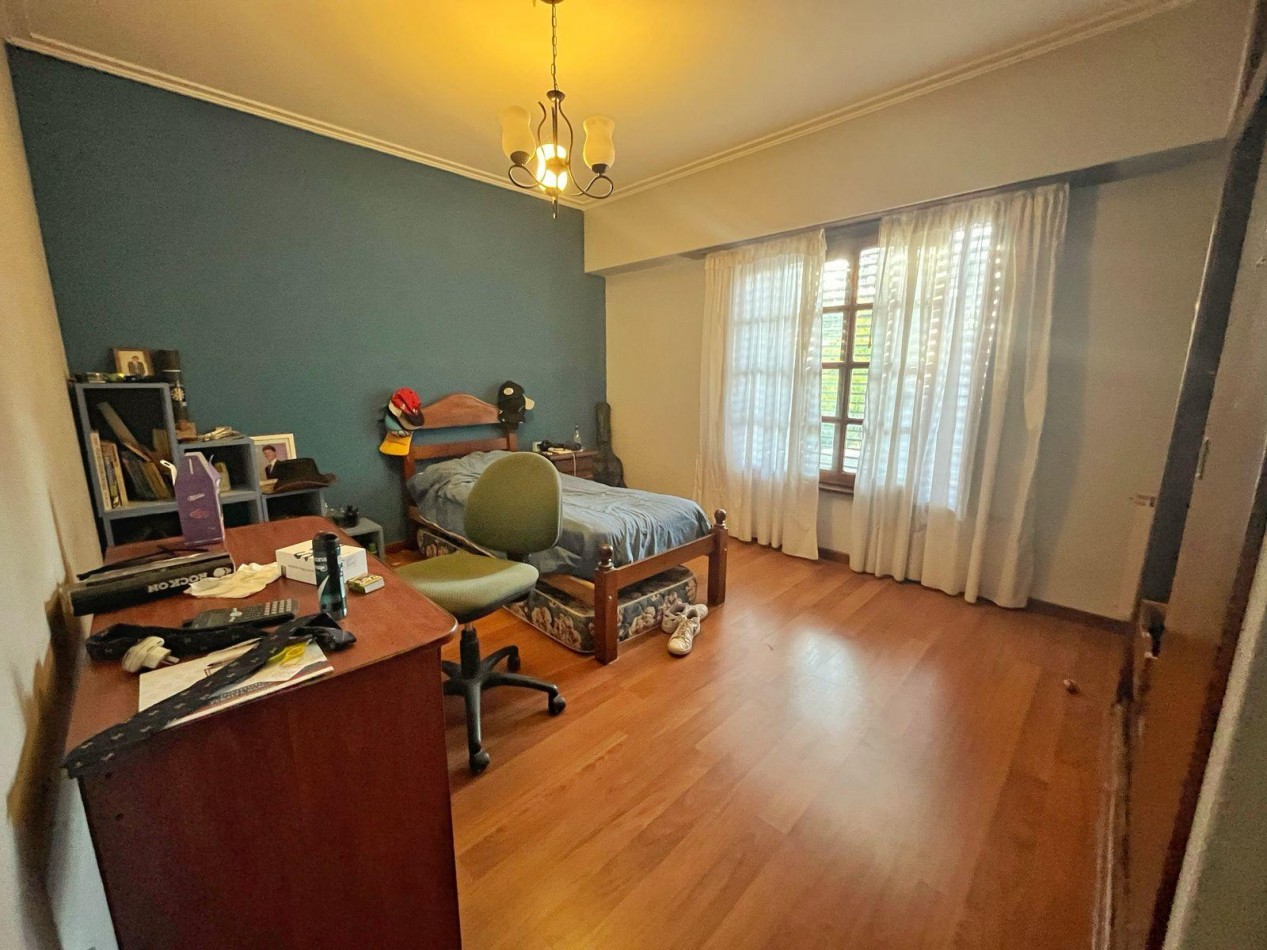 Venta chalet 6 ambientes sobre dos lotes en barrio el Grosellar