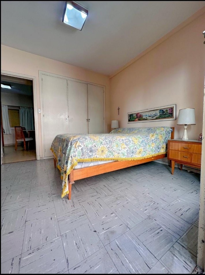 Venta departamento 2 ambientes con balcon a la calle