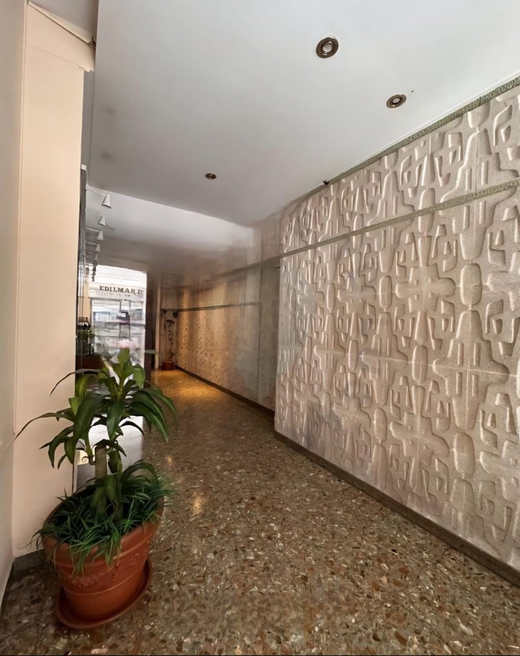 Venta departamento 2 ambientes con balcon a la calle