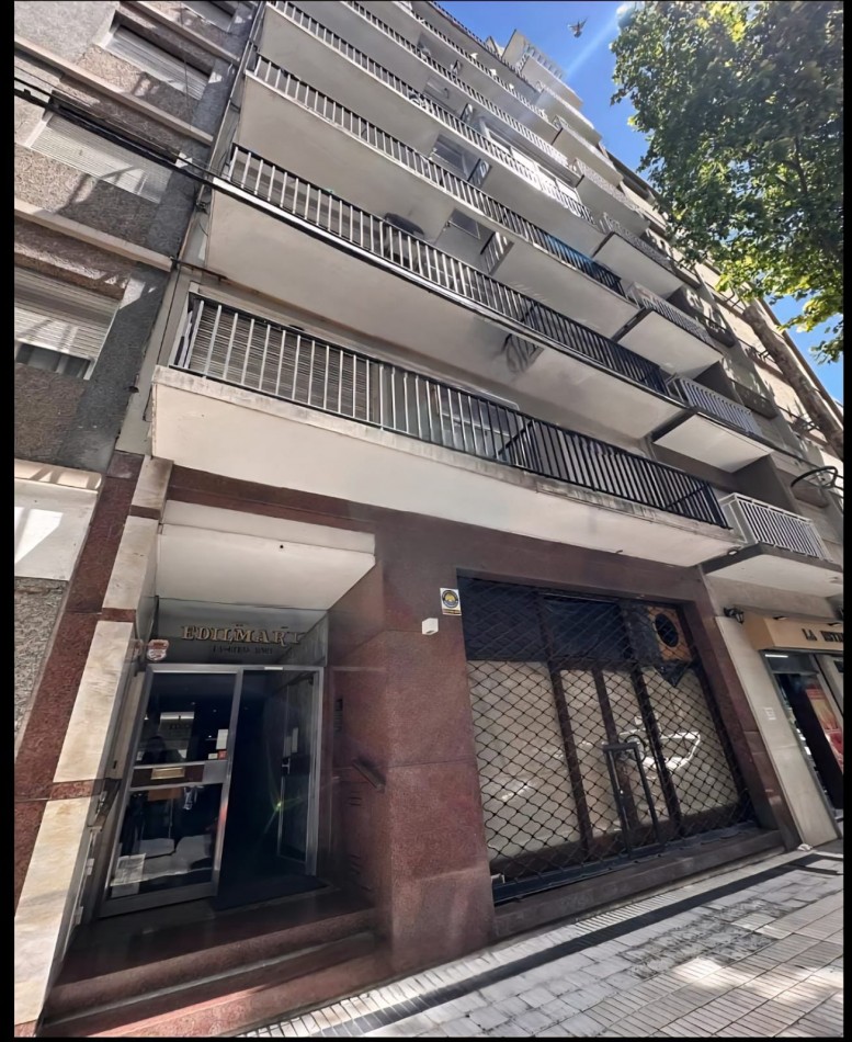 Venta departamento 2 ambientes con balcon a la calle