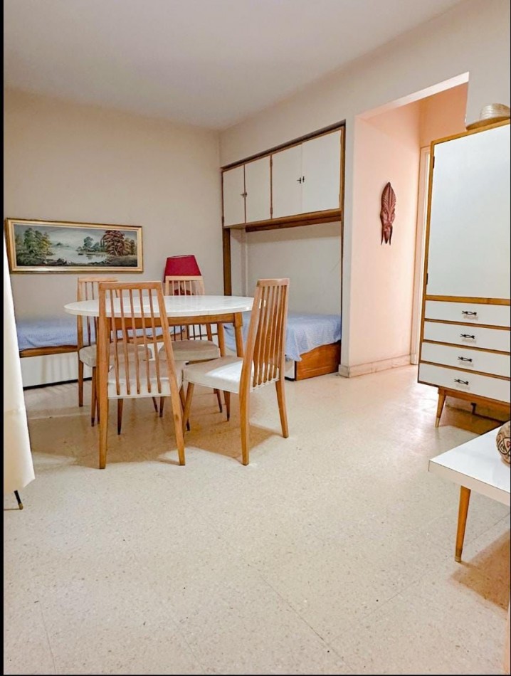 Venta departamento 2 ambientes con balcon a la calle