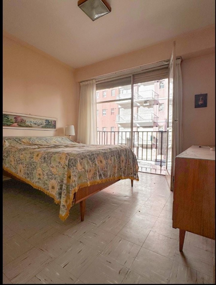 Venta departamento 2 ambientes con balcon a la calle