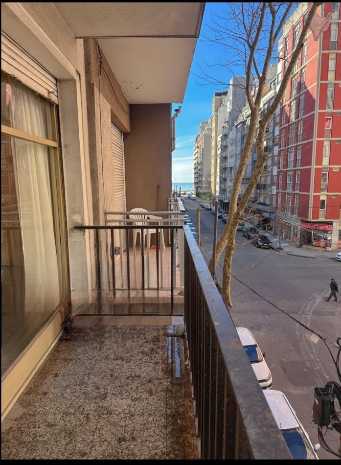Venta departamento 2 ambientes con balcon a la calle