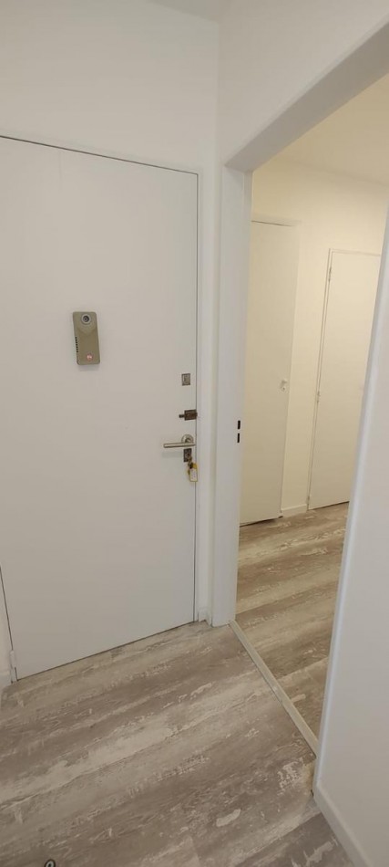 Venta departamento 2 ambientes con dependencia y balcon a la calle