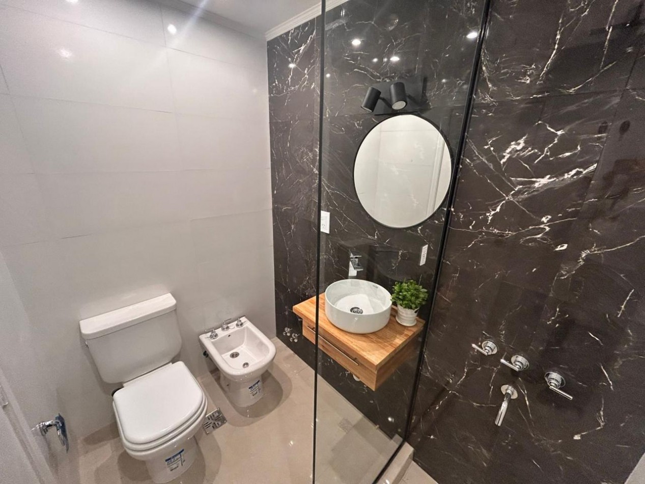 Venta departamento 1 ambiente con balcon a la calle en el centro