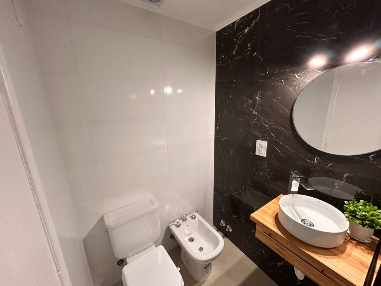 Venta departamento de 1 ambiente a la calle con balcon y vista lateral al mar