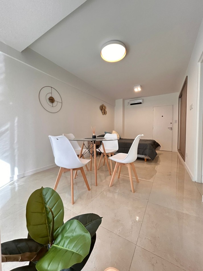 Venta departamento de 1 ambiente a la calle con balcon y vista lateral al mar