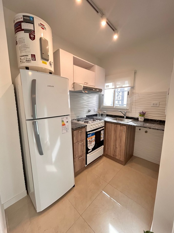 Venta departamento de 1 ambiente a la calle con balcon y vista lateral al mar