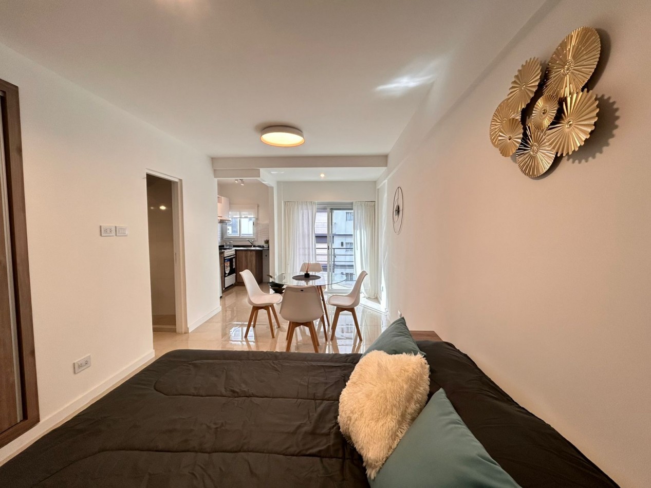 Venta departamento de 1 ambiente a la calle con balcon y vista lateral al mar