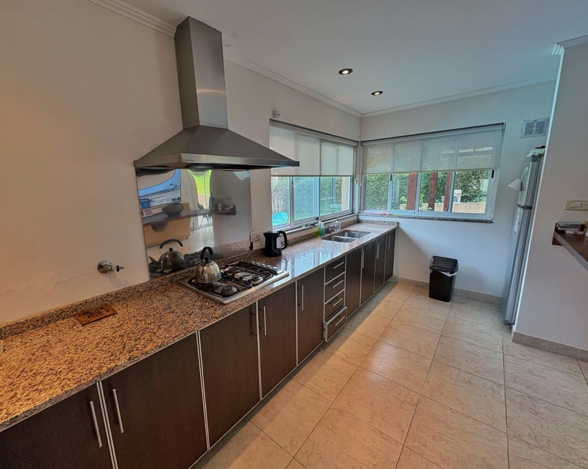 Venta de casa 3 ambientes en Sierra de los Padres 