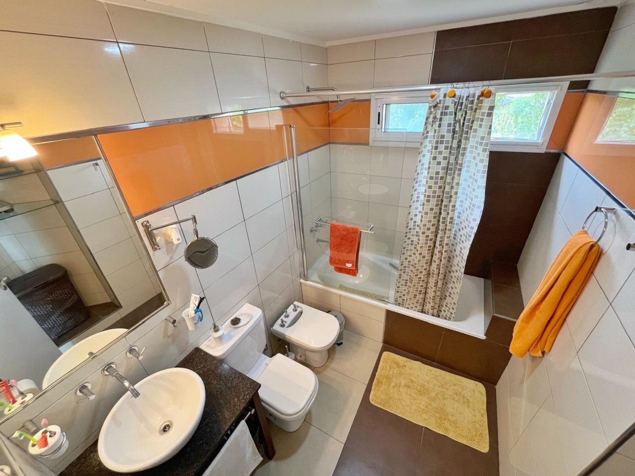 Venta de Casa sobre de Lotes en Sierras de Los Padres 