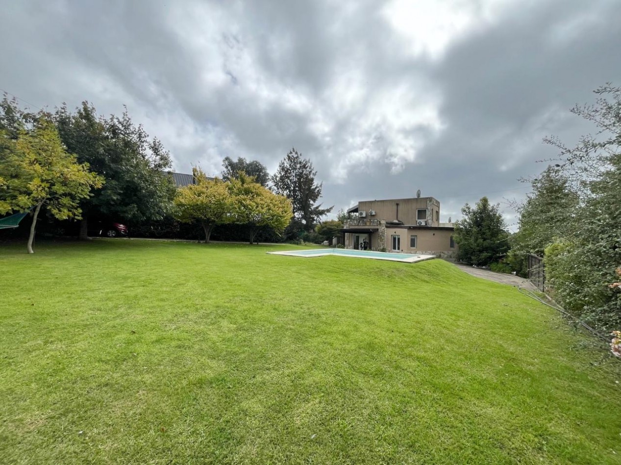 Venta de Casa sobre de Lotes en Sierras de Los Padres 