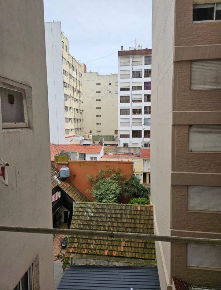 Venta departamento 2 ambientes con balcon en zona Aldrey