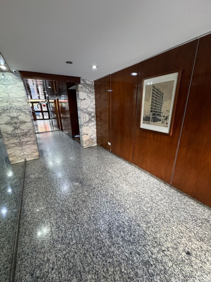 Venta departamento 2 ambientes con dependencia en el centro