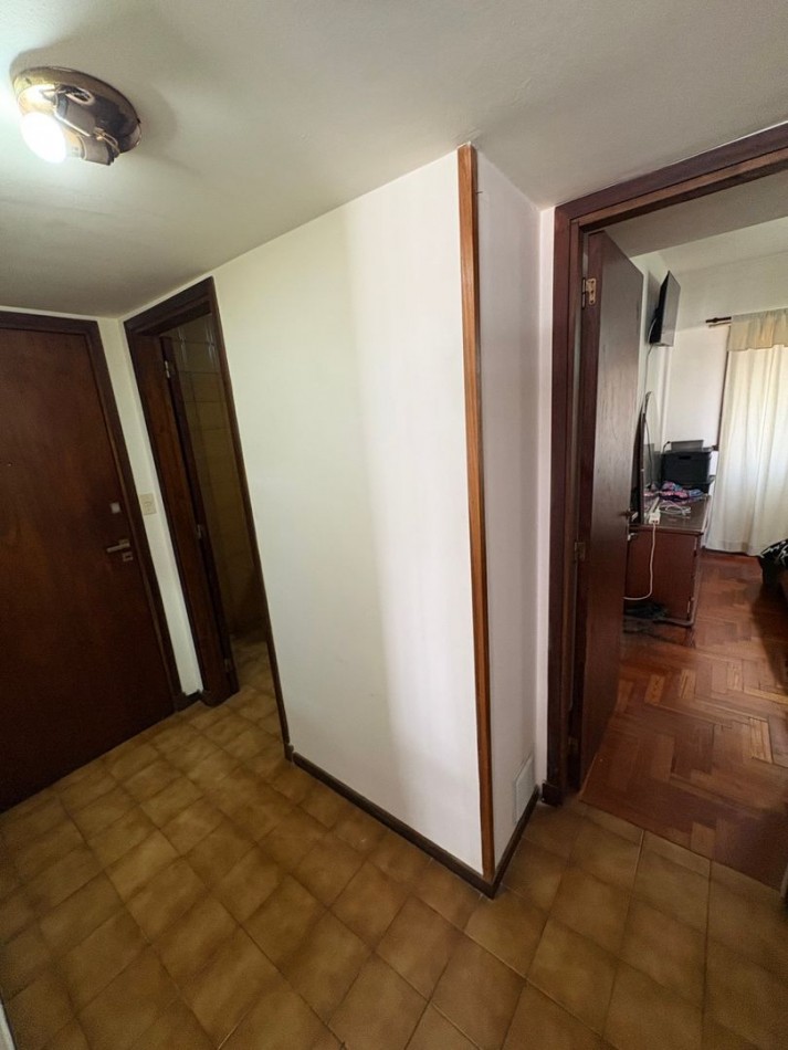 Venta departamento 2 ambientes con dependencia en el centro