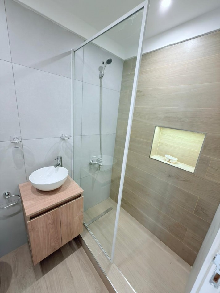 Venta departamento 1 ambiente a la calle con balcon