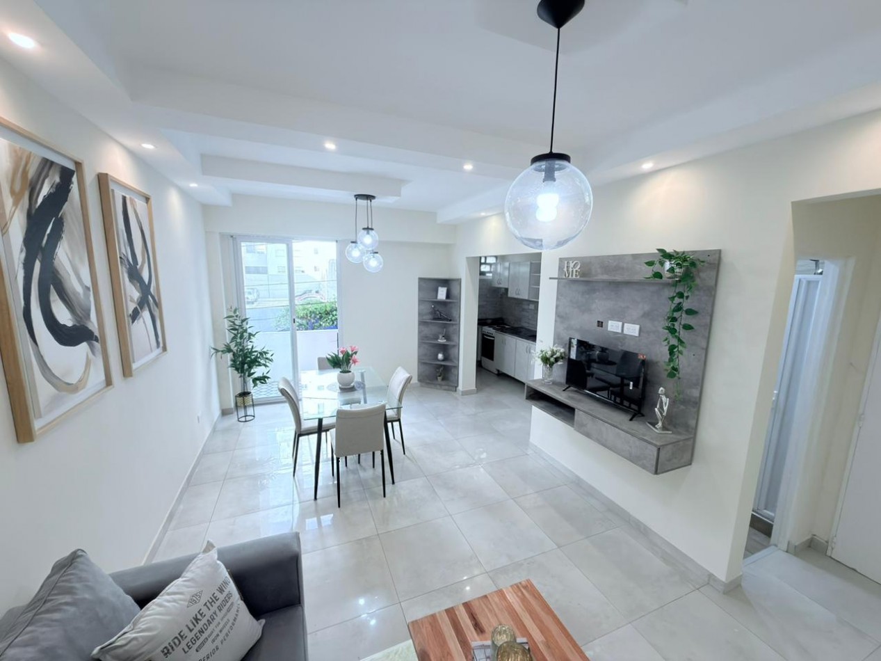 Venta Departamento de 2 Ambientes con Balcon a la Calle