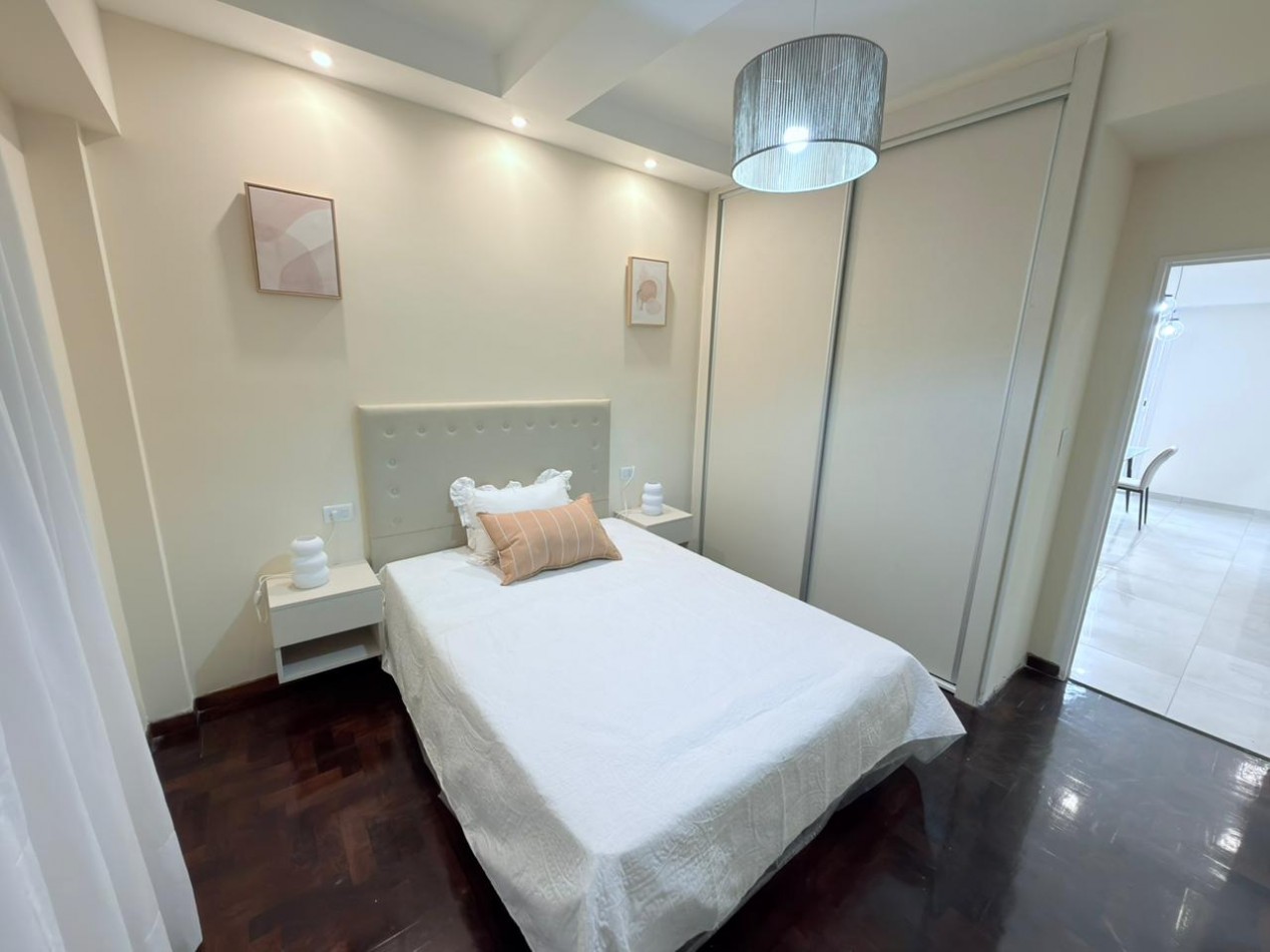 Venta Departamento de 2 Ambientes con Balcon a la Calle