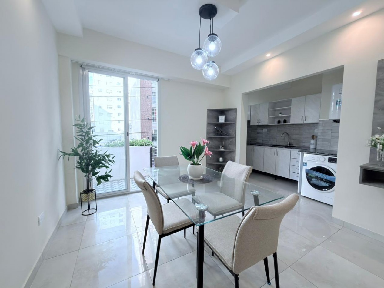 Venta Departamento de 2 Ambientes con Balcon a la Calle