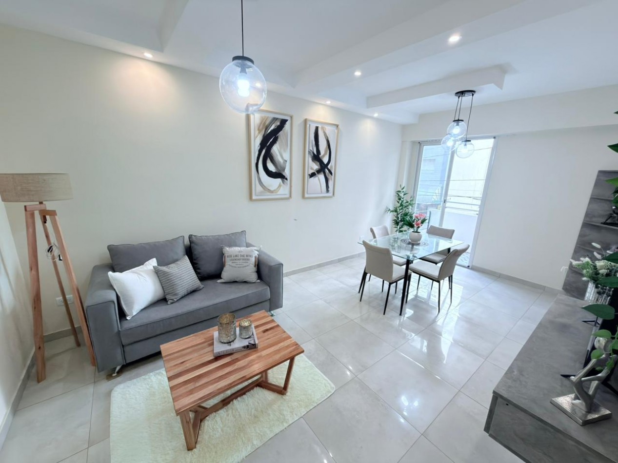 Venta Departamento de 2 Ambientes con Balcon a la Calle