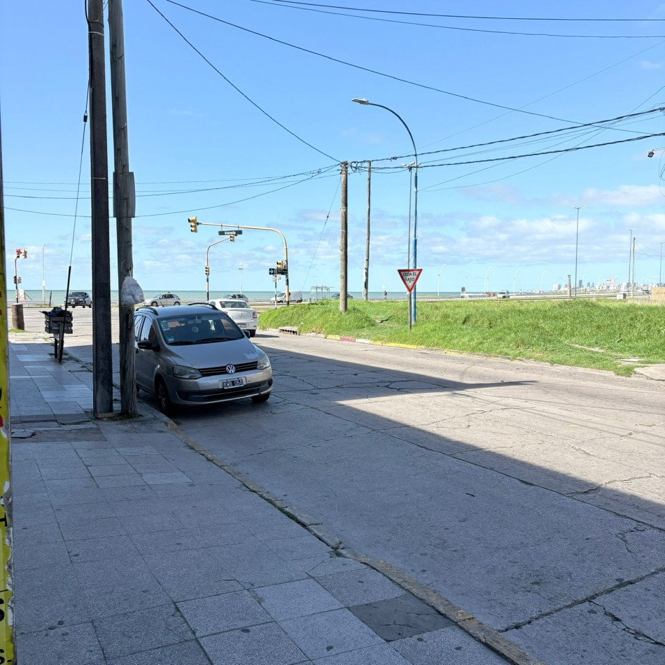 Local Comercial en Alquiler - Zona Estrada, a metros de la Costa
