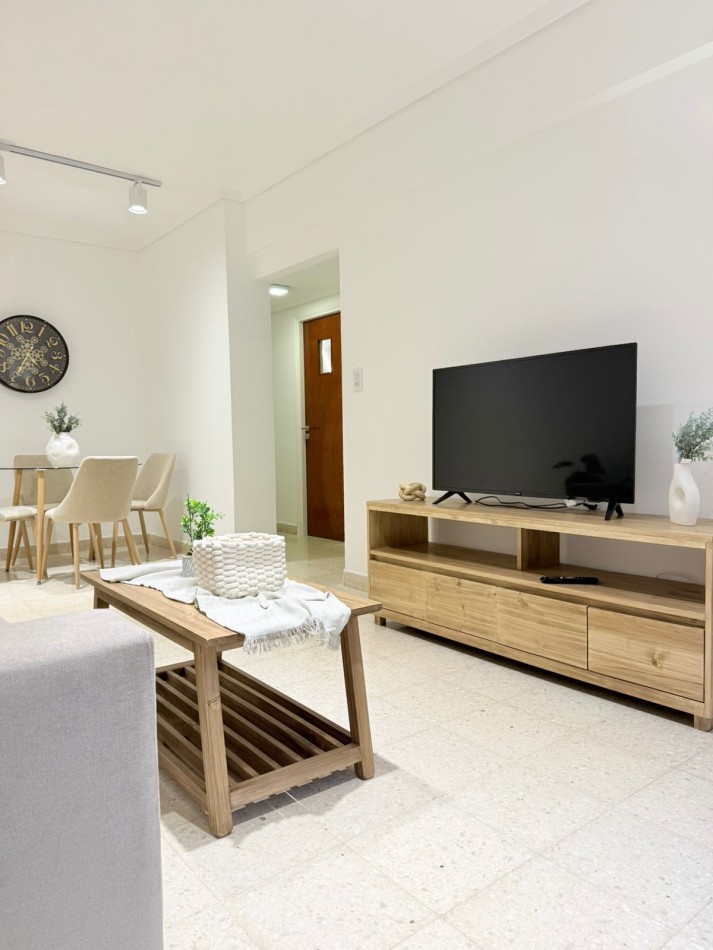 Venta departamento 3 ambientes con dependencia y balcon a la calle en el centro