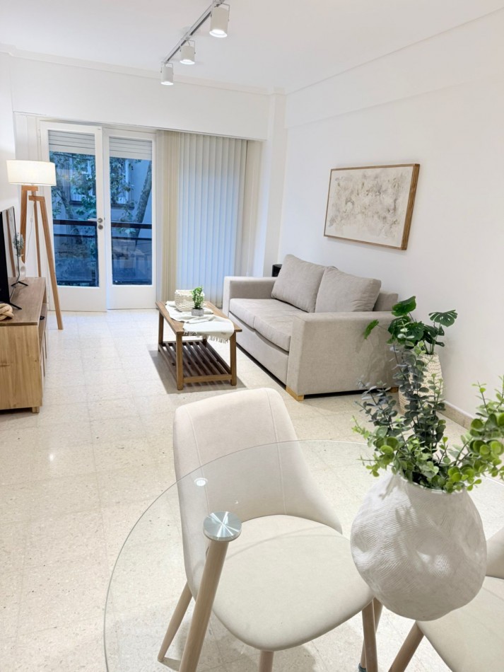 Venta departamento 3 ambientes con dependencia y balcon a la calle en el centro