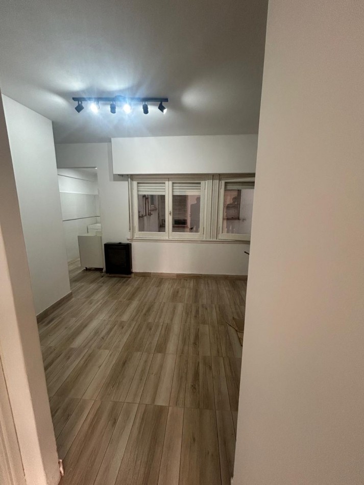 Venta departamento 2 ambientes con balcon a la calle