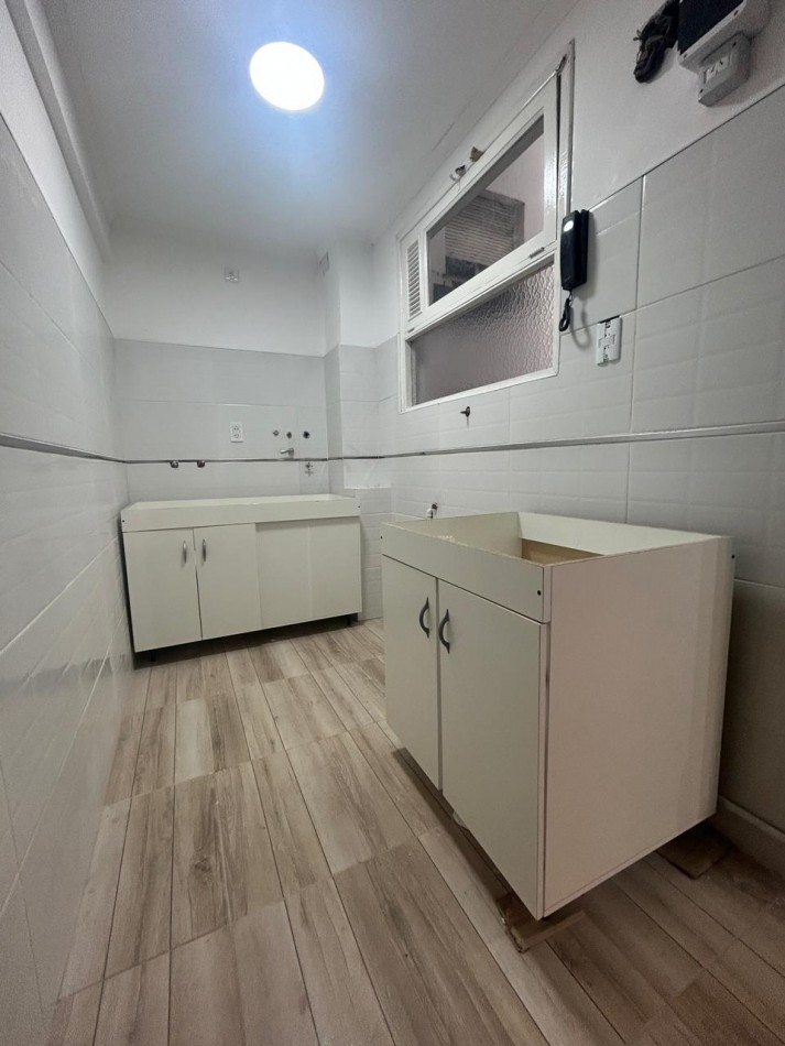 Venta departamento 2 ambientes con balcon a la calle