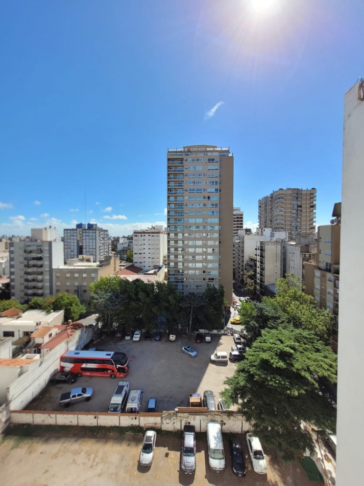 Venta departamento 2 ambientes reciclado en zona terminal vieja