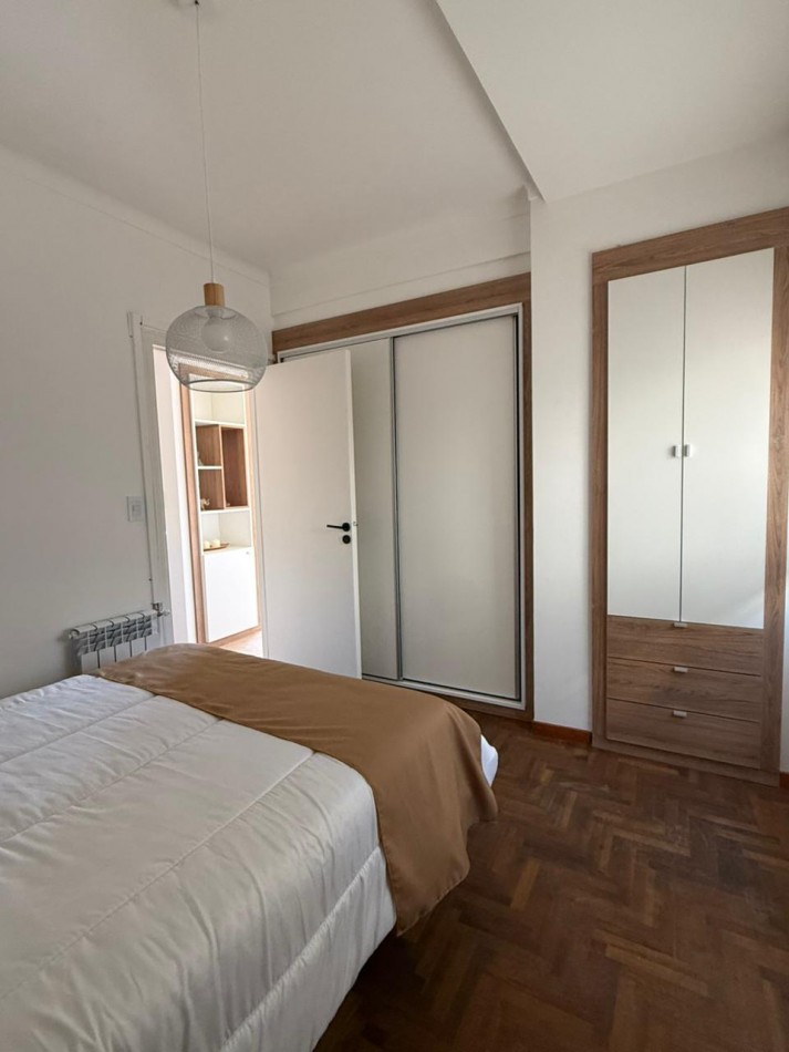 Venta departamento 3 ambientes con dependencia y balcon terraza a la calle