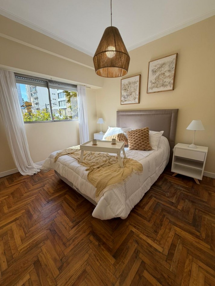 Venta departamento 2 ambientes con balcon a la calle en el centro