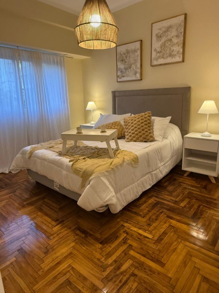 Venta departamento 2 ambientes con balcon a la calle en el centro