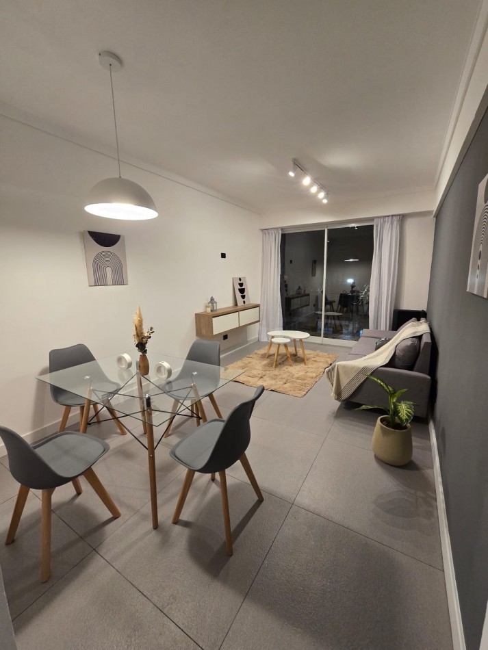 Venta departamento 2 ambientes con dependencia en el centro