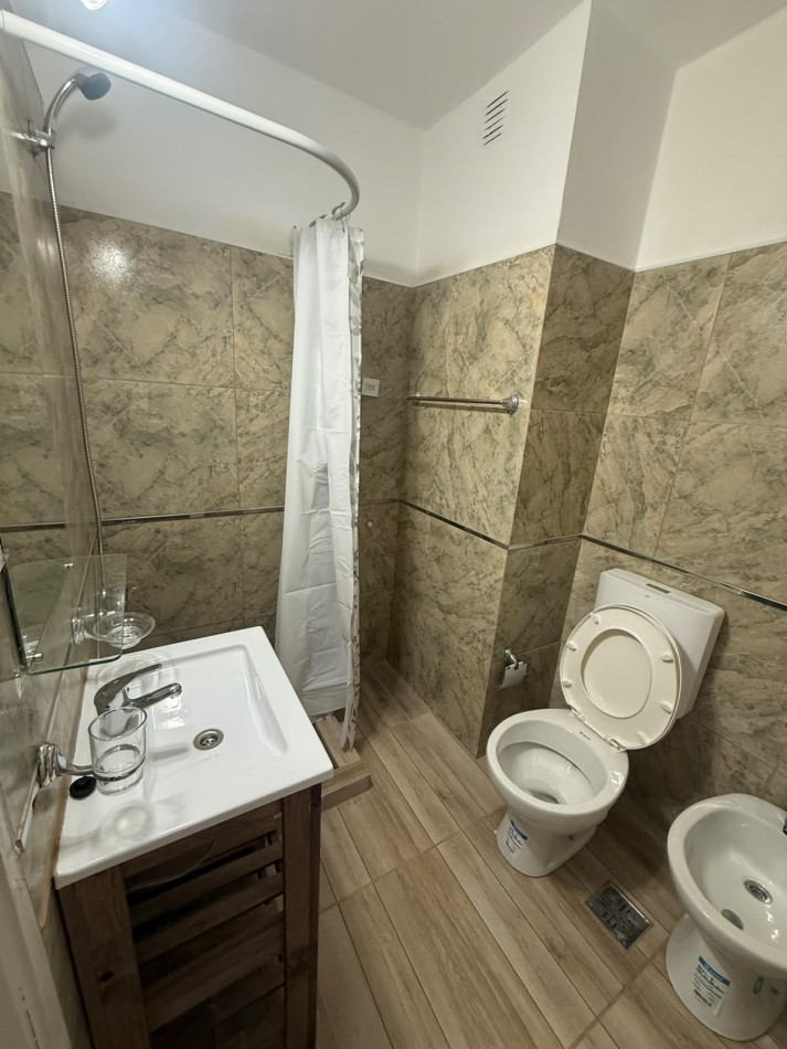 Venta departamento 2 ambientes con balcon a la calle