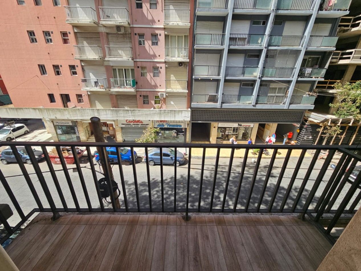 Venta departamento 2 ambientes con balcon a la calle