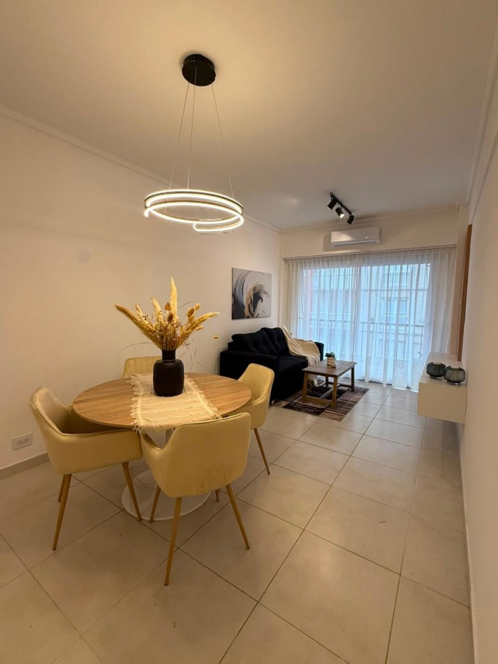 Venta departamento 2 ambientes con dependencia en Plaza Colon 